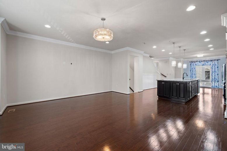 Interior, Pendant Lights, Recessed Lighting, Wood Texture Flooring