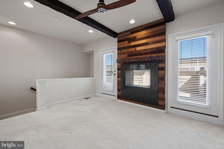 Empty room, Interior, Recessed Lighting, Wooden Beams, Wooden Walls