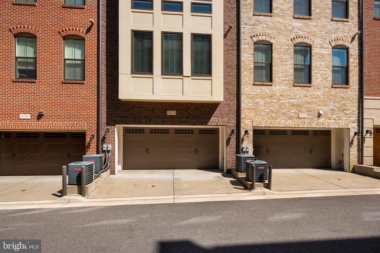 Attached, Exterior, Facade, Brick Facade, Rowhouse