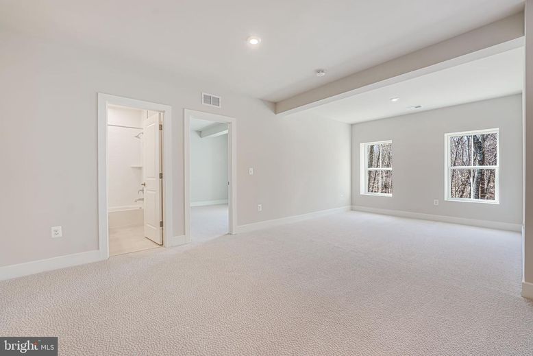 Empty room, Interior, Recessed Lighting