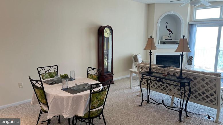 Dining room, Fireplace, Interior