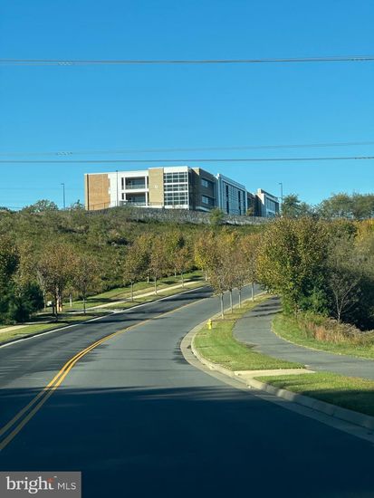 Exterior, Facade, Condo Building