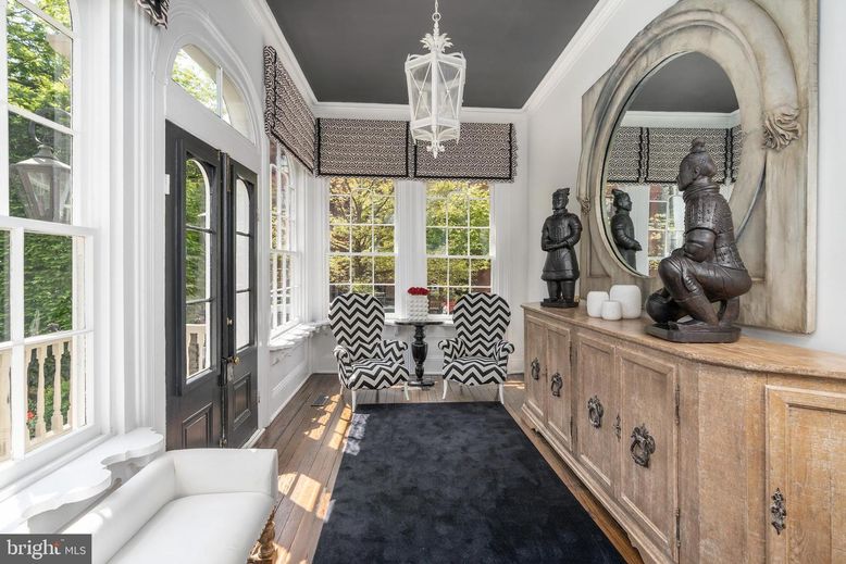 Chandelier, Interior, Sun Room