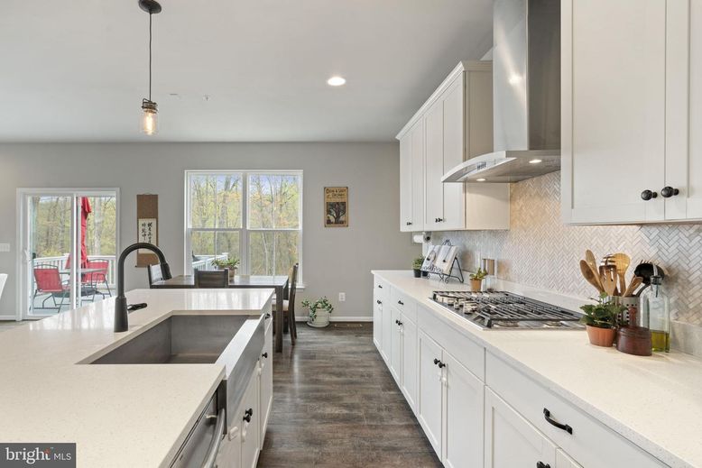 Interior, Kitchen, Pendant Lights, Recessed Lighting, Wood Texture Flooring