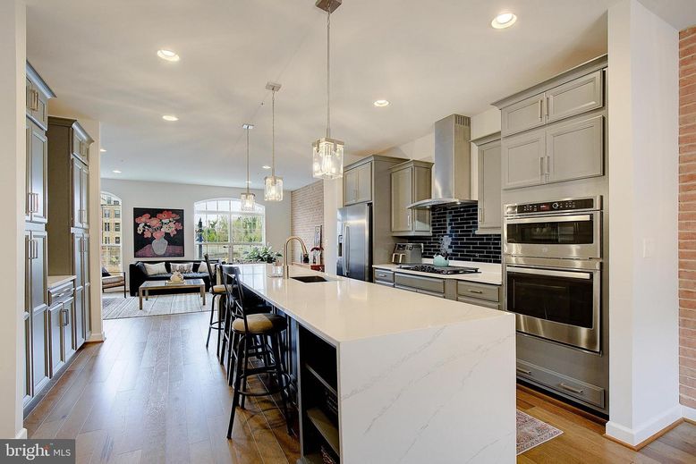 Interior, Kitchen, Living room, Pendant Lights, Recessed Lighting, Stainless Steel Appliances, Wood Texture Flooring