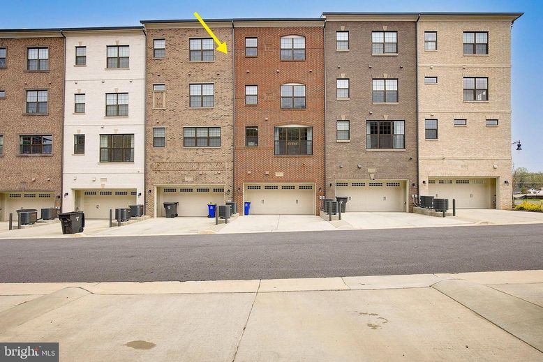 Attached, Exterior, Facade, Brick Facade, Rowhouse