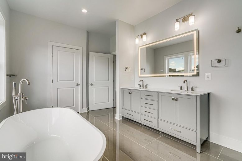 Bathroom, Dual Sink Vanities, Free Standing Baths, Interior, Recessed Lighting