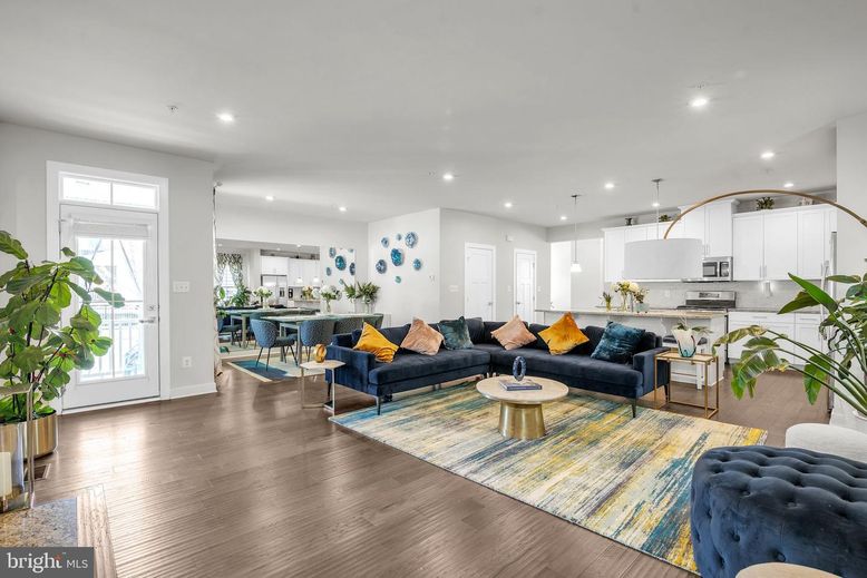 Dining room, Interior, Kitchen, Living room, Pendant Lights, Recessed Lighting, Stainless Steel Appliances, Wood Texture Flooring