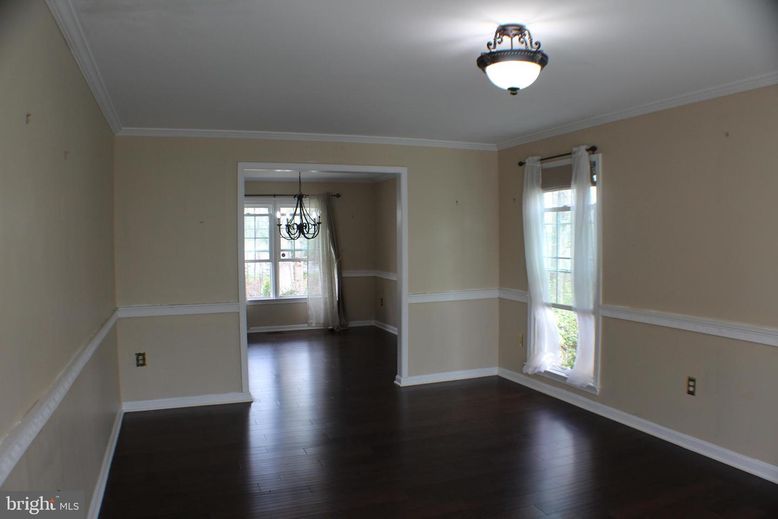 Chandelier, Empty room, Interior, Wood Texture Flooring
