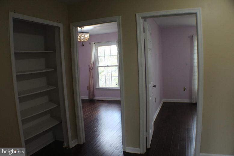 Chandelier, Empty room, Interior, Wood Texture Flooring