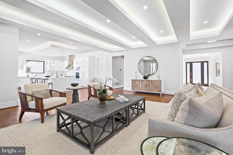 Dining room, Interior, Kitchen, Living room, Pendant Lights, Recessed Lighting, Stainless Steel Appliances, Wood Texture Flooring