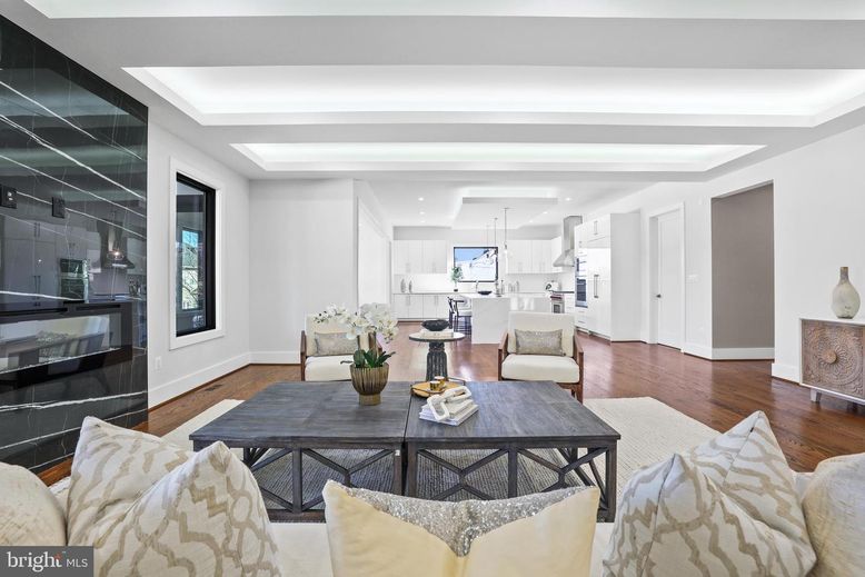 Interior, Kitchen, Living room, Pendant Lights, Recessed Lighting, Stainless Steel Appliances, Wood Texture Flooring