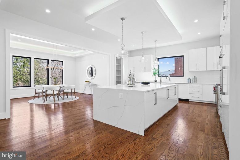 Dining room, Interior, Kitchen, Pendant Lights, Recessed Lighting, Wood Texture Flooring