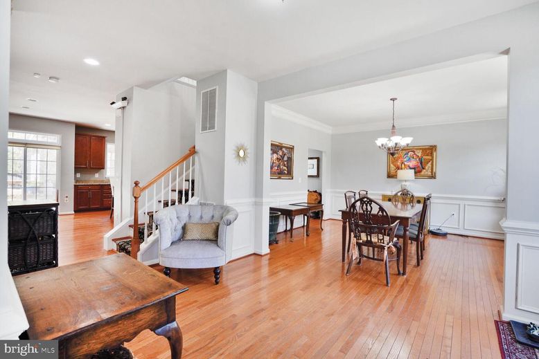 Chandelier, Dining room, Interior, Recessed Lighting, Wood Texture Flooring