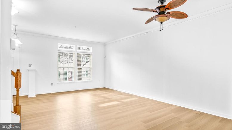 Empty room, Interior, Pendant Lights, Wood Texture Flooring