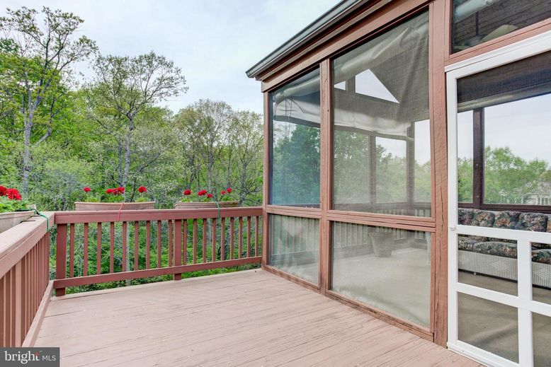 Exterior, Wood Texture Flooring