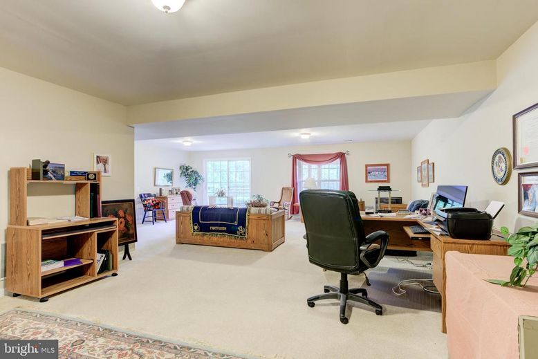 Home Office, Interior