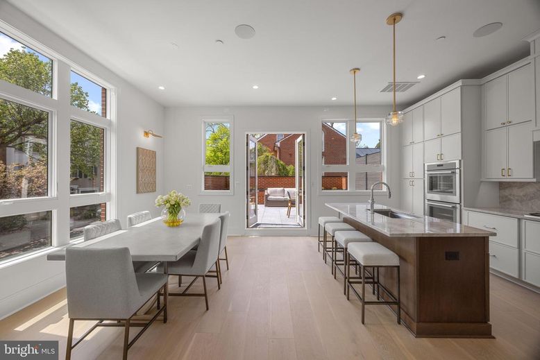 Dining room, Interior, Kitchen, Pendant Lights, Recessed Lighting, Wood Texture Flooring