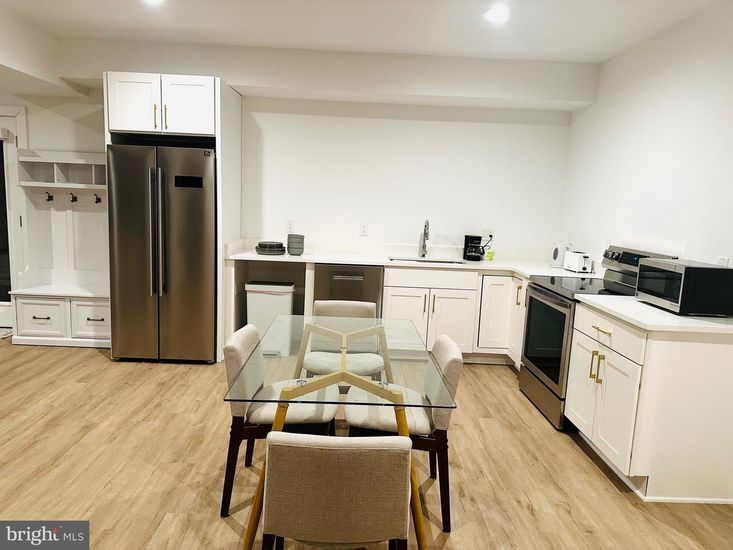 Dining room, Interior, Kitchen, Recessed Lighting, Wood Texture Flooring
