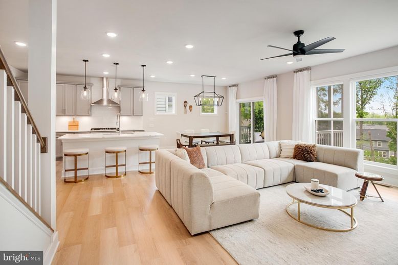 Dining room, Interior, Kitchen, Living room, Pendant Lights, Recessed Lighting, Stainless Steel Appliances, Wood Texture Flooring