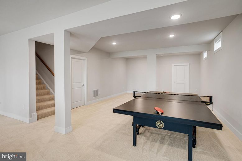 Game Room, Interior, Recessed Lighting