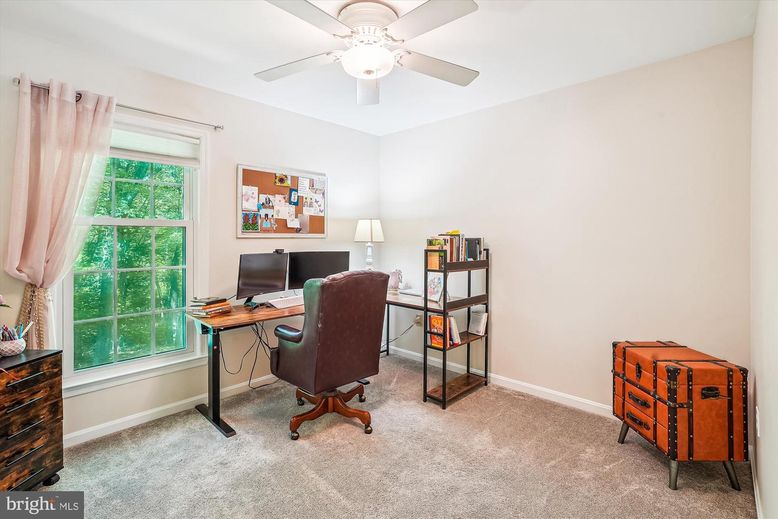 Home Office, Interior