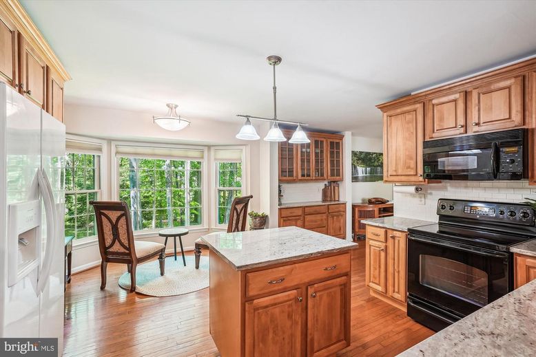 Dining room, Interior, Kitchen, Pendant Lights, Wood Texture Flooring
