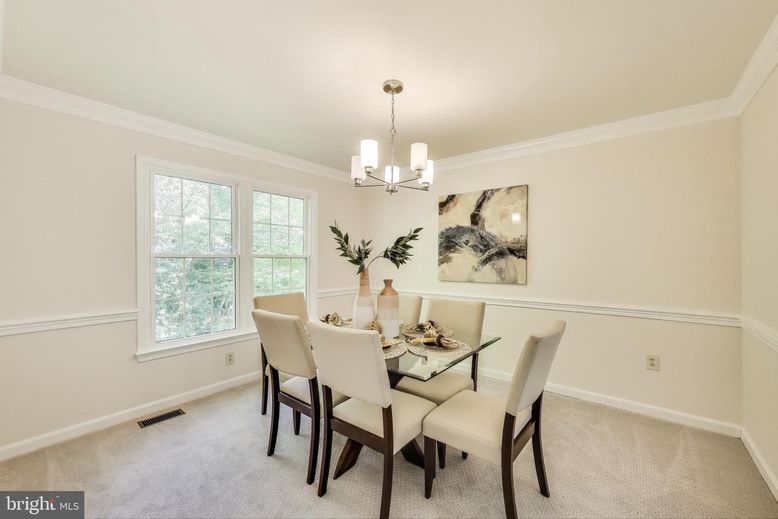 Chandelier, Dining room, Interior, Pendant Lights