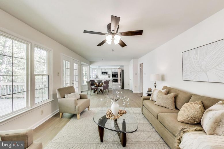 Dining room, Interior, Kitchen, Living room, Stainless Steel Appliances, Wood Texture Flooring