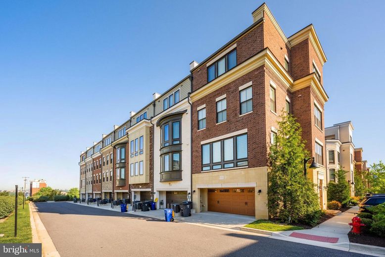 Attached, Exterior, Facade, Brick Facade, Rowhouse