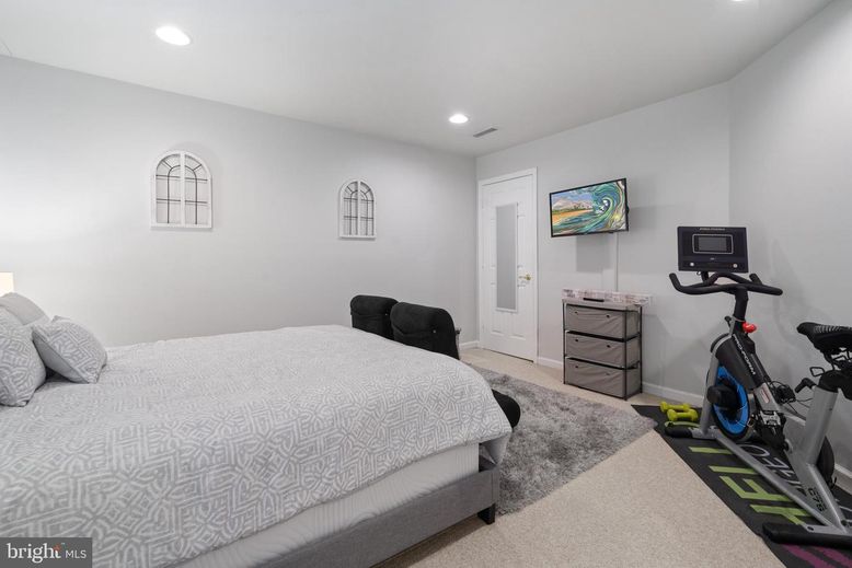 Bedroom, Fitness Equipment, Interior, Recessed Lighting