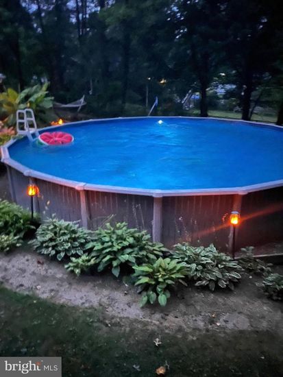 Exterior, Hot Tub, Pool