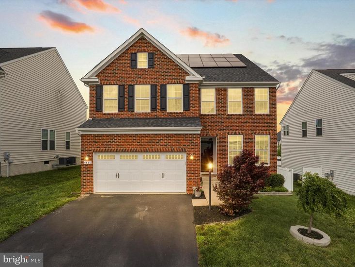 Attached, Exterior, Facade, Brick Facade, Solar Panels, Brick Traditional