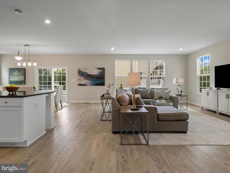 Interior, Living room, Pendant Lights, Recessed Lighting, Wood Texture Flooring
