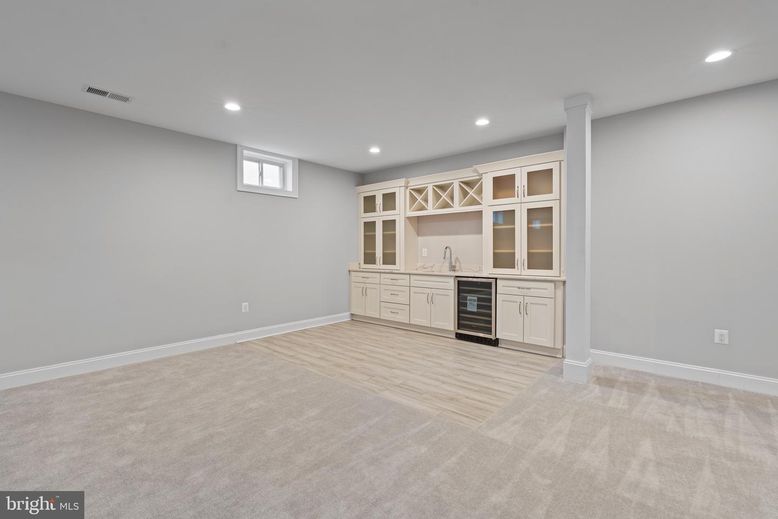 Empty room, Interior, Kitchen, Recessed Lighting