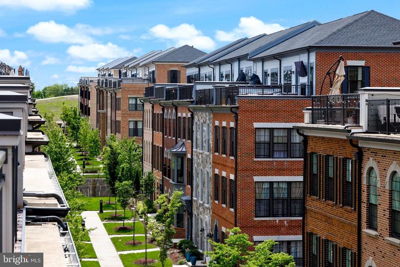 Exterior, Facade, Brick Facade, Rowhouse