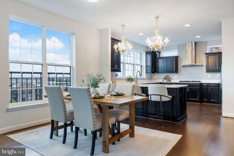 Chandelier, Dining room, Interior, Kitchen, Recessed Lighting, Wood Texture Flooring