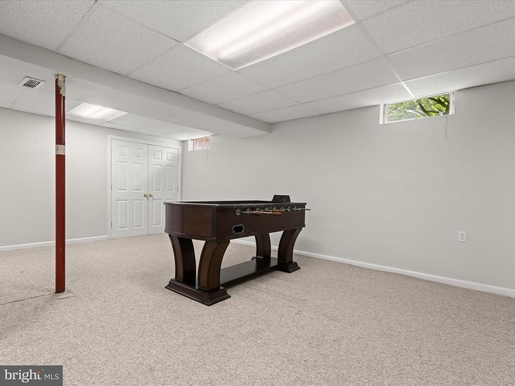 Game Room, Interior