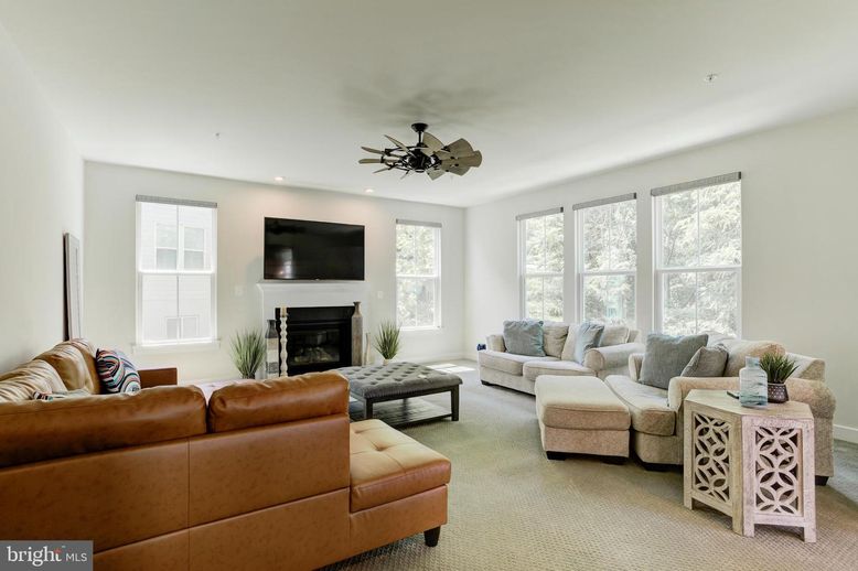 Fireplace, Interior, Living room, Recessed Lighting