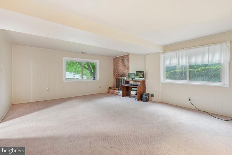 Empty room, Fireplace, Home Office, Interior, Stone Walls