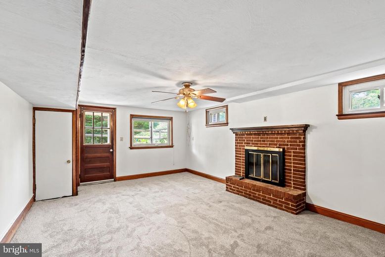 Empty room, Fireplace, Interior