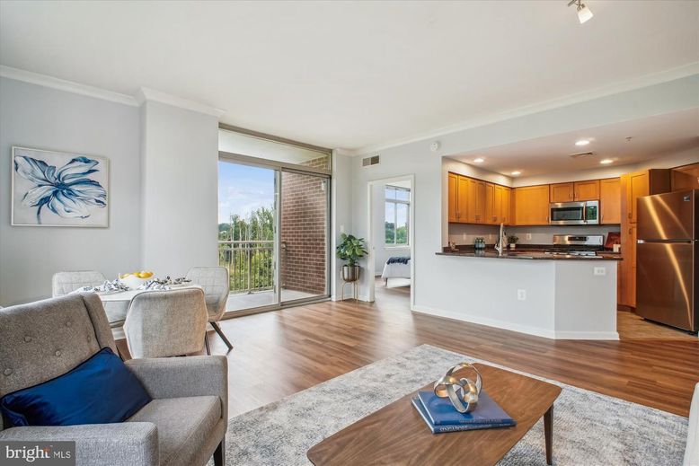 Dining room, Interior, Kitchen, Recessed Lighting, Stainless Steel Appliances, Wood Texture Flooring