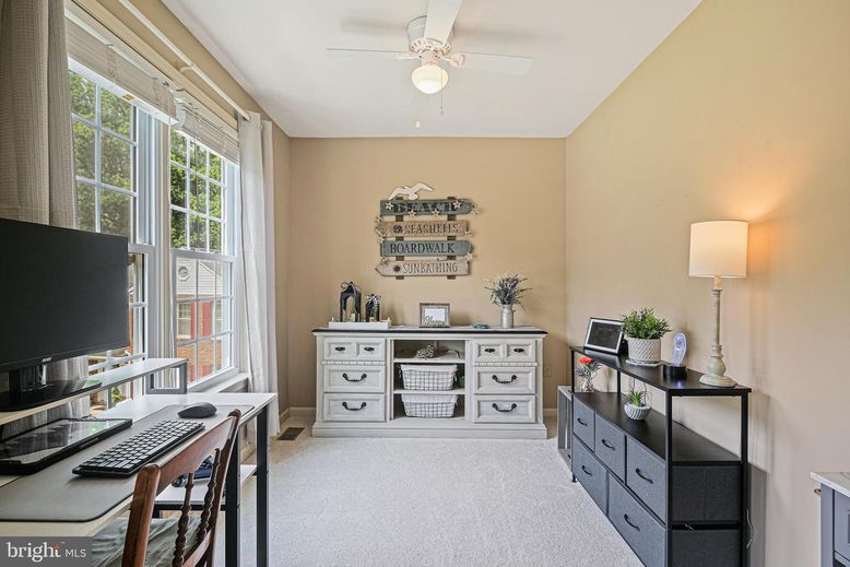 Home Office, Interior