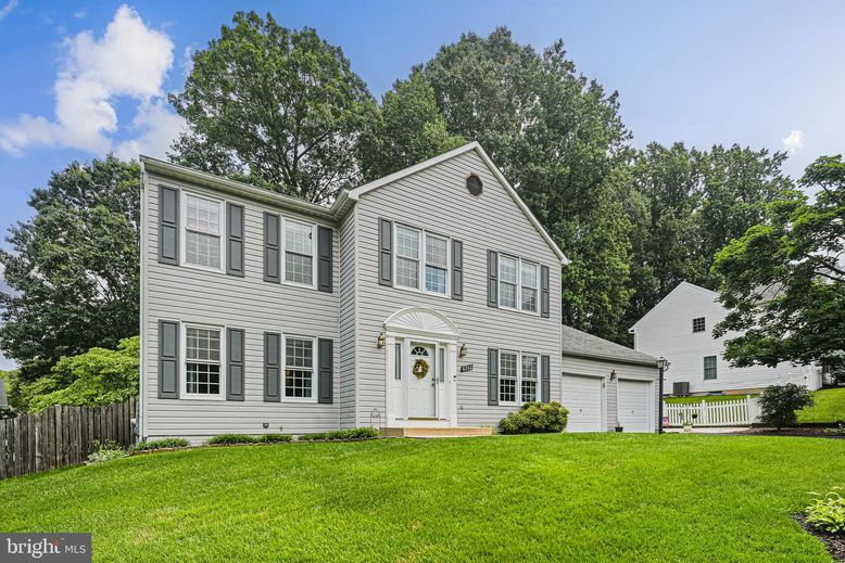Attached, Backyard, Exterior, Facade, Georgian