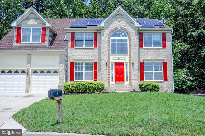 Attached, Exterior, Facade, Brick Facade, Solar Panels, Brick Traditional