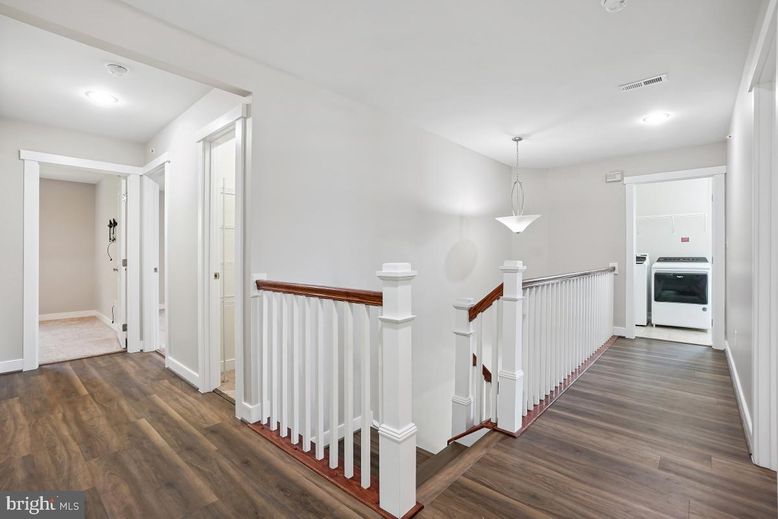 Interior, Pendant Lights, Recessed Lighting, Wood Texture Flooring