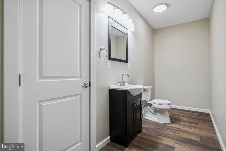 Bathroom, Interior, Recessed Lighting, Wood Texture Flooring