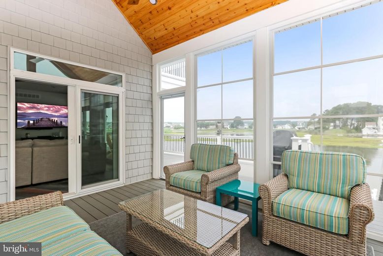 Interior, Living room, Water, Wooden Ceilings