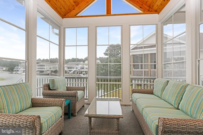 Interior, Sun Room, Water, Wooden Ceilings