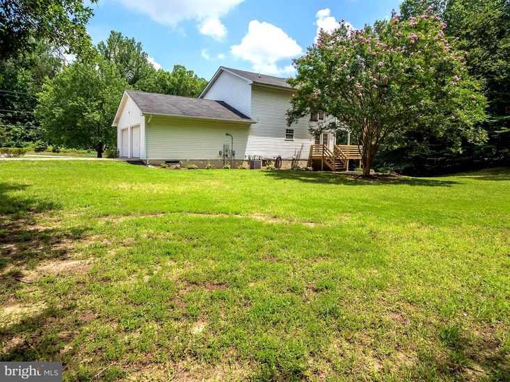 Backyard, Detached Garage, Exterior